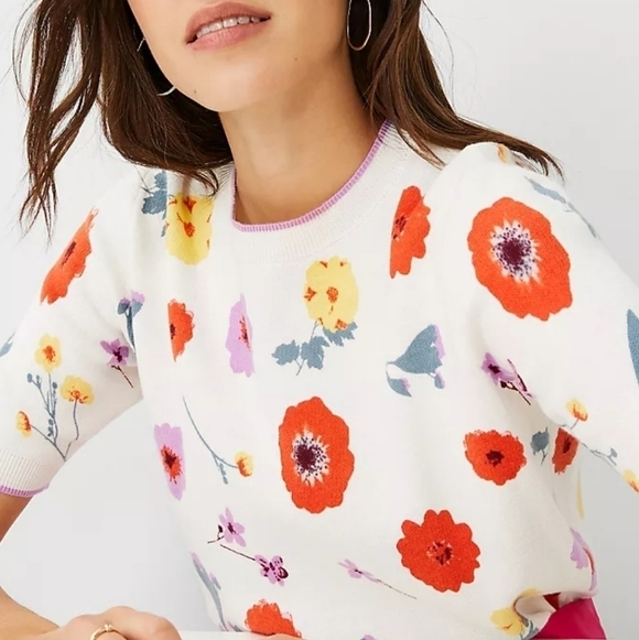 LOFT Tops - NEW! LOFT Short Sleeve Floral Cotton Knit Sweatee Top Blouse Medium.